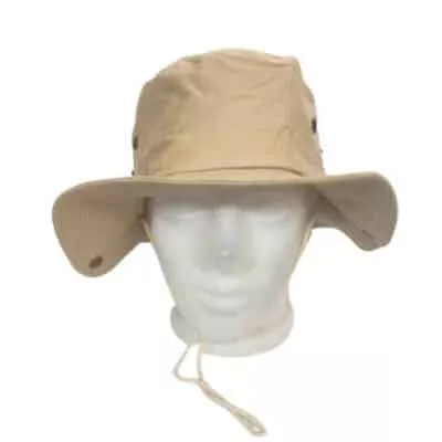 כובע טיולים בצבע קרם